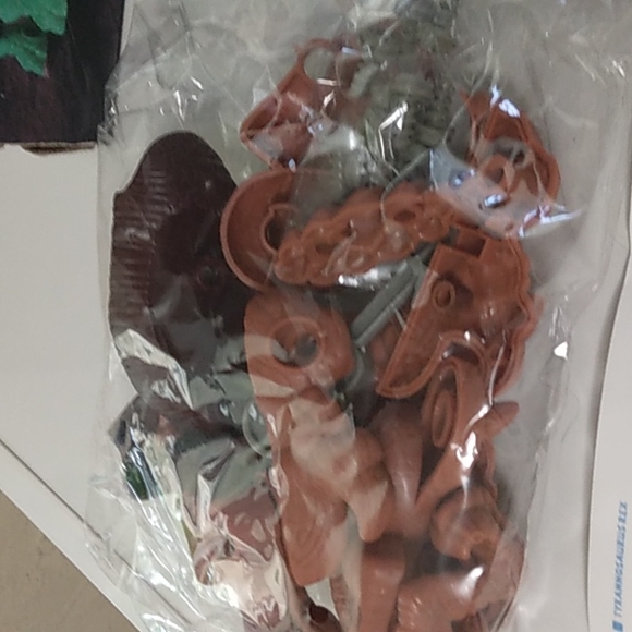 Take Apart Do It Yourself Dino Toy Robots - Picture 3 of 5